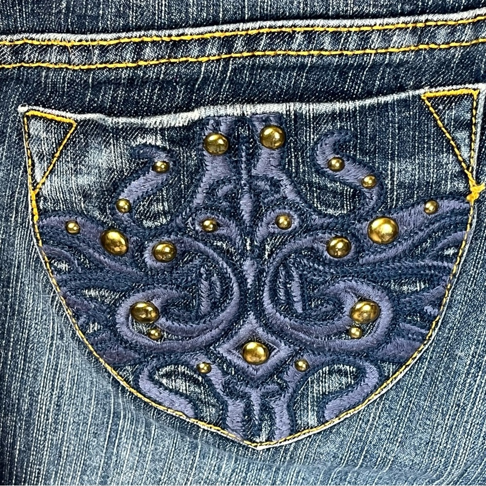 Dereon Straight Jeans women’s color blue. Size. 9/10 - Picture 9 of 14